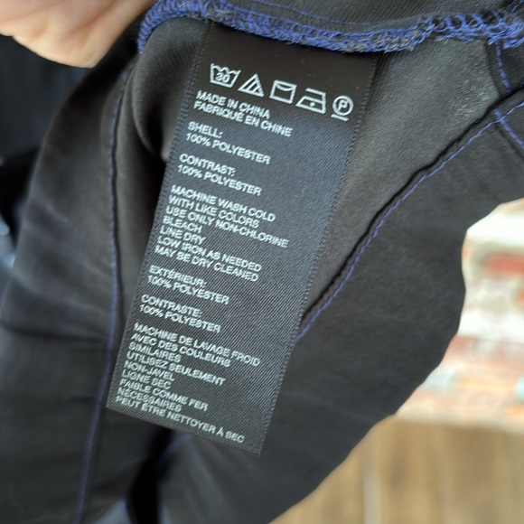 UO Satiny Buttondown Blouse - Picture 5 of 8